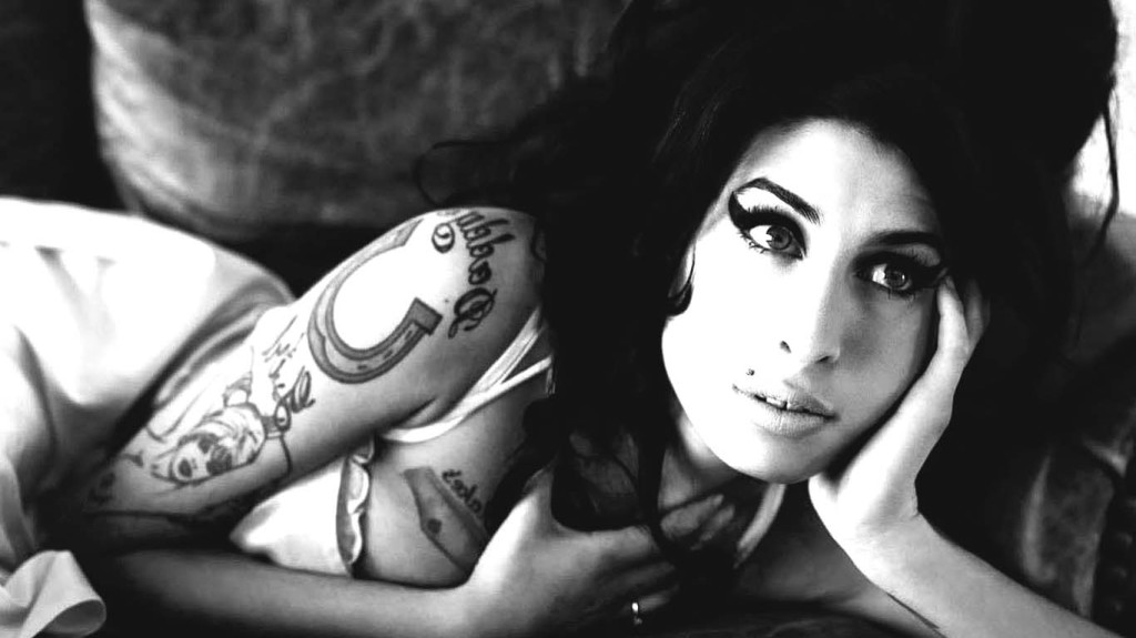 Amy Winehouse Documentary Trailer Makes Debut FDRMX 1024x575 Kummardus Amy Winehouse`ile